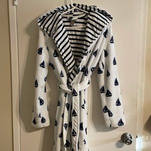 Sailboat fleece robe